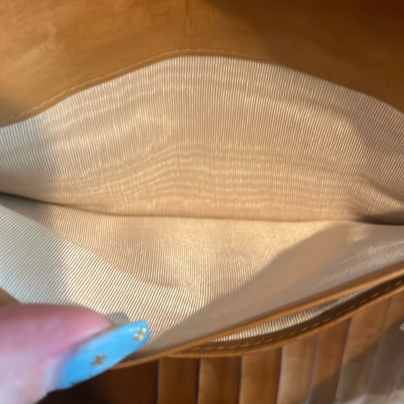 CHANEL Coco Chocolate Bar Caramel Lambskin Long Bi-Fold Wallet - Picture 13 of 14